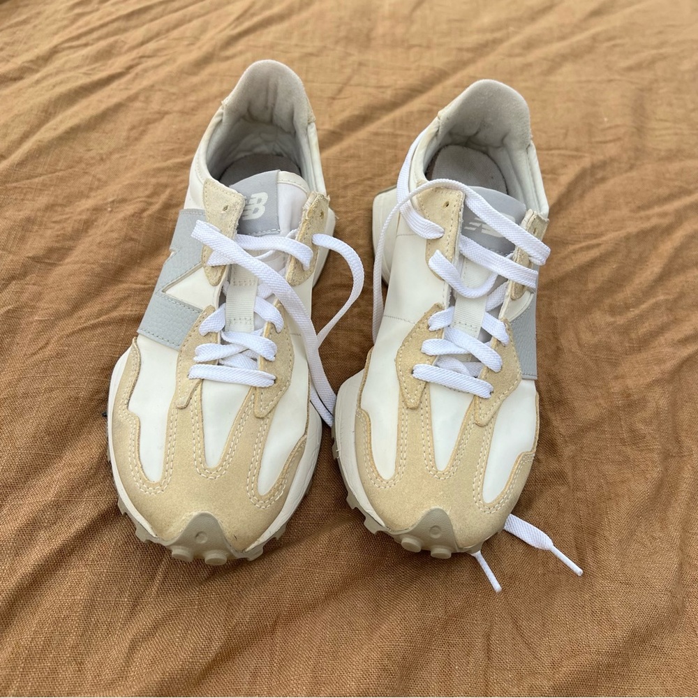 New Balance 327 Cream/Tan/Grey Sneakers Size 7 - Picture 9 of 9